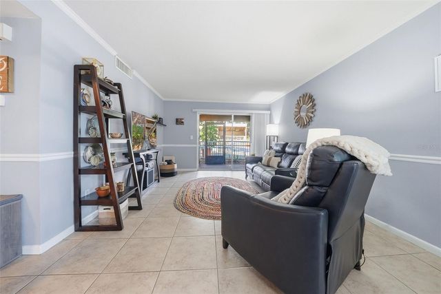 10433 CARROLLBROOK COURT 105, Tampa, FL 33618