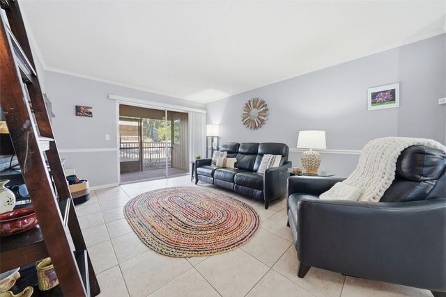 10433 CARROLLBROOK COURT 105, Tampa, FL 33618