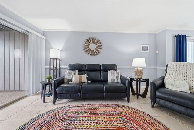 10433 CARROLLBROOK COURT 105, Tampa, FL 33618