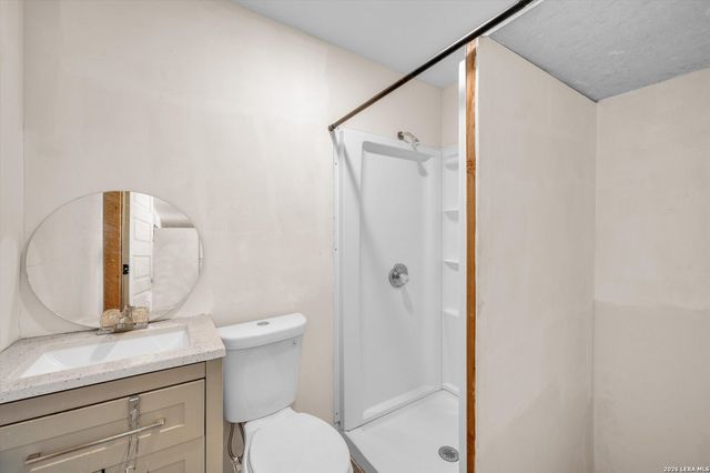 18883 Lagloria Rd, Elmendorf, TX 78112