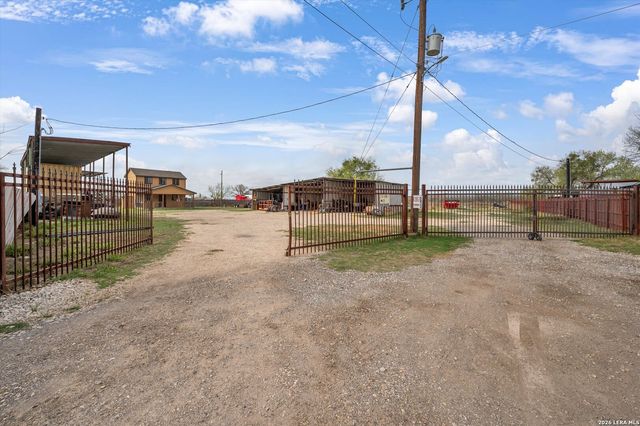 18883 Lagloria Rd, Elmendorf, TX 78112