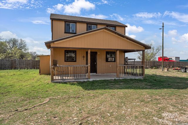 18883 Lagloria Rd, Elmendorf, TX 78112