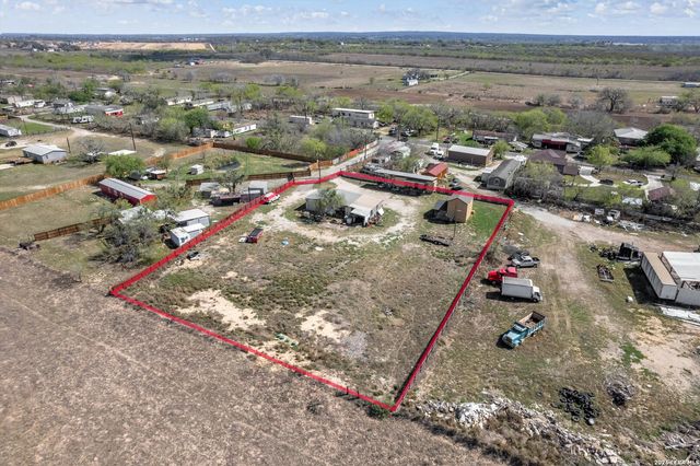 18883 Lagloria Rd, Elmendorf, TX 78112