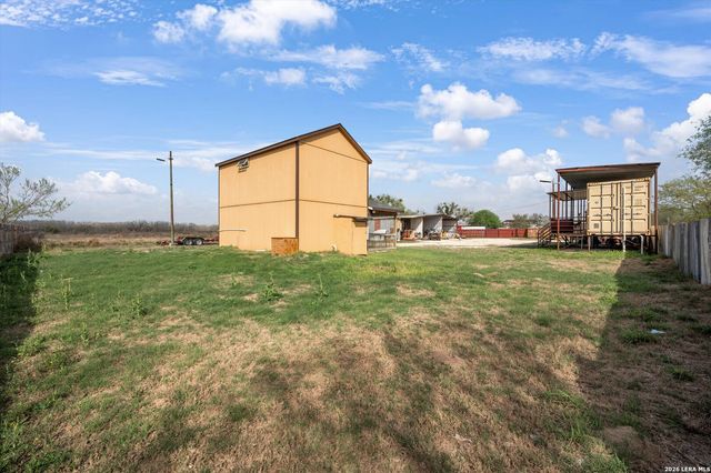 18883 Lagloria Rd, Elmendorf, TX 78112