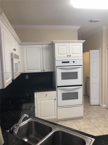 11253 NW 47th Ln, Doral, FL 33178