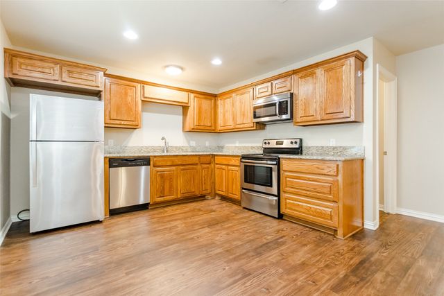 616 W Denton Street, Ennis, TX 75119