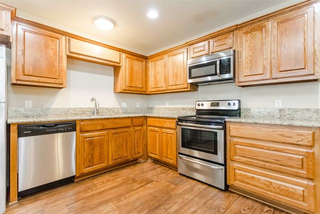 616 W Denton Street, Ennis, TX 75119