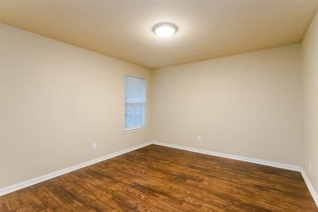 616 W Denton Street, Ennis, TX 75119