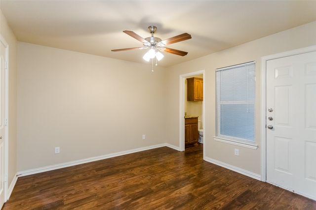 616 W Denton Street, Ennis, TX 75119