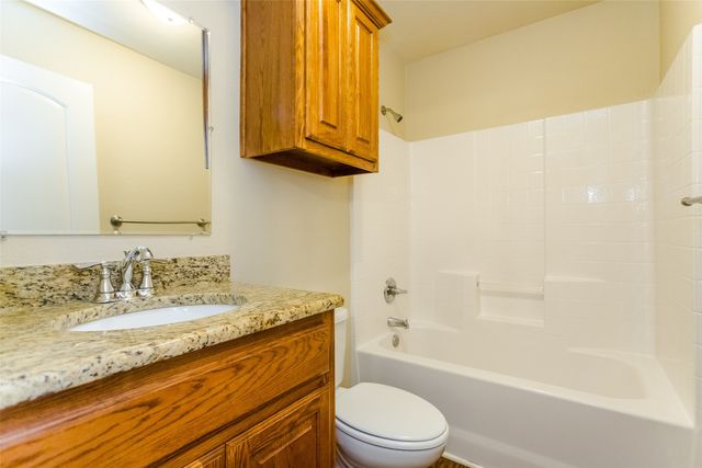 616 W Denton Street, Ennis, TX 75119