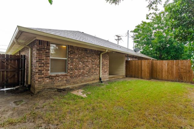 616 W Denton Street, Ennis, TX 75119