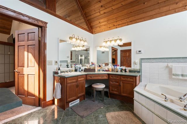 1907 Riverside Drive, Port Huron, MI 48060