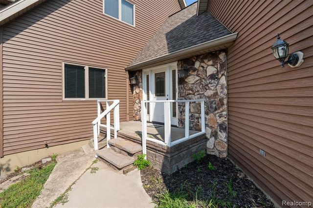 1907 Riverside Drive, Port Huron, MI 48060