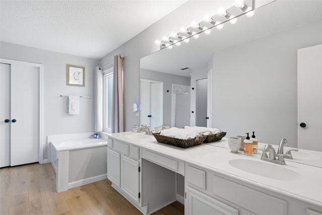 747 Cedar Leaf Circle, Lake Dallas, TX 75065