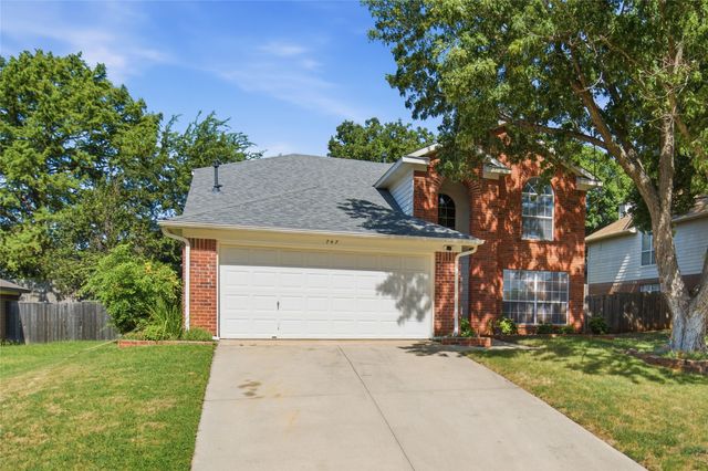 747 Cedar Leaf Circle, Lake Dallas, TX 75065