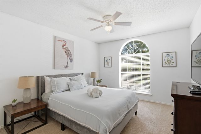 747 Cedar Leaf Circle, Lake Dallas, TX 75065