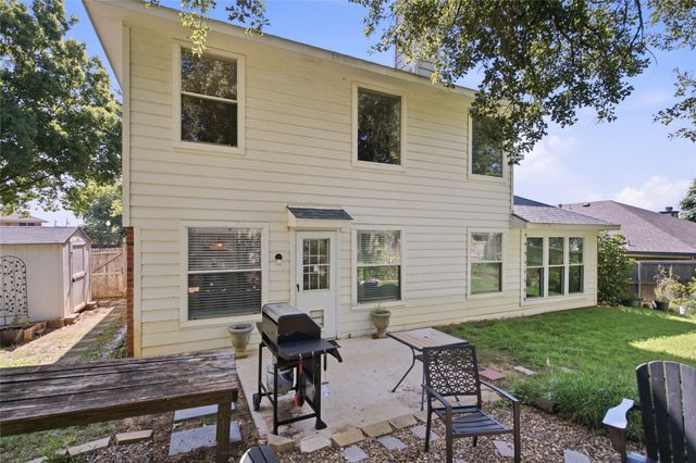 747 Cedar Leaf Circle, Lake Dallas, TX 75065