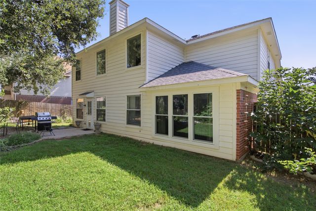 747 Cedar Leaf Circle, Lake Dallas, TX 75065