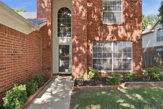 747 Cedar Leaf Circle, Lake Dallas, TX 75065