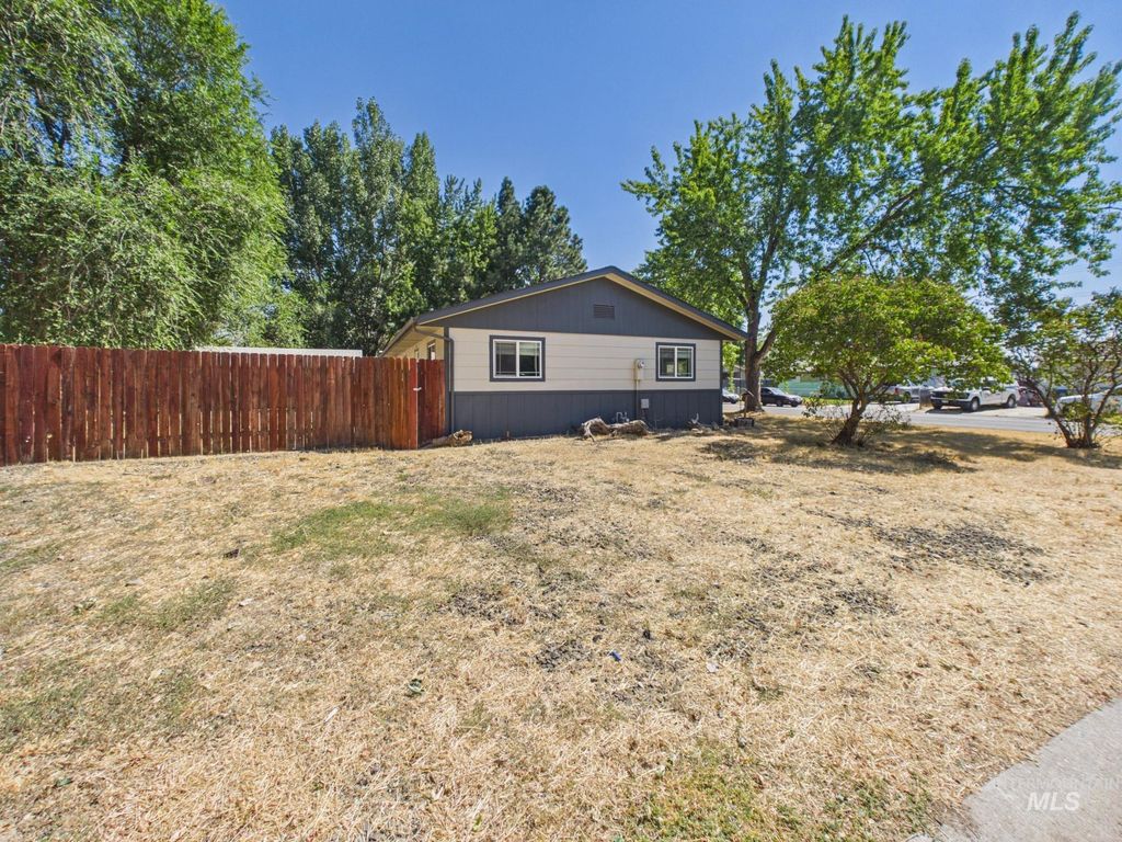 605 Harmon Way, Middleton, ID 83644 photo 4