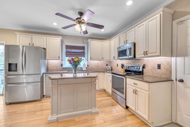 80 Normandy Court, New Hampton, NY 10958