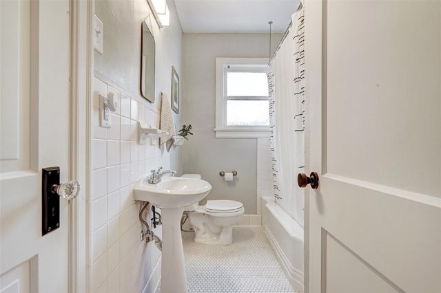 5204 Huisache ST 1, Austin, TX 78751