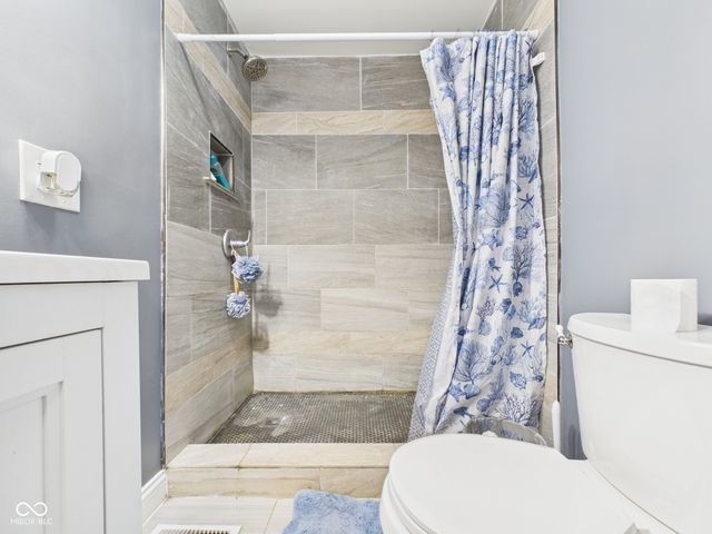 1027 W 11th Street, Anderson, IN 46016