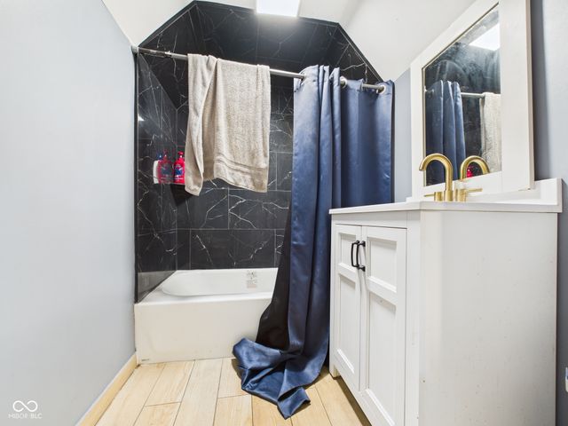 1027 W 11th Street, Anderson, IN 46016