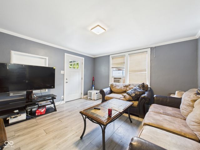 1027 W 11th Street, Anderson, IN 46016