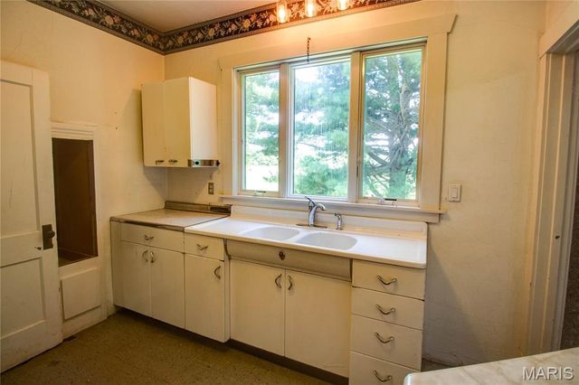 13554 Cannedy Road, Carlinville, IL 62626