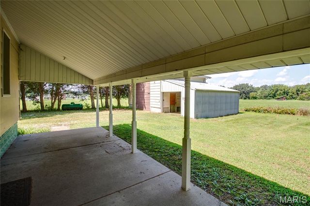 13554 Cannedy Road, Carlinville, IL 62626