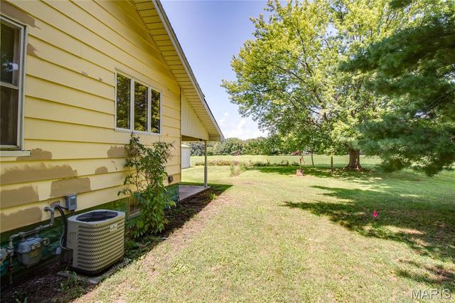 13554 Cannedy Road, Carlinville, IL 62626