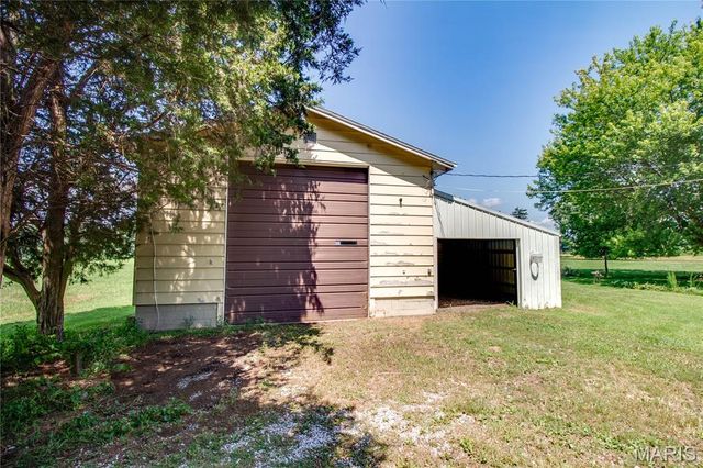 13554 Cannedy Road, Carlinville, IL 62626