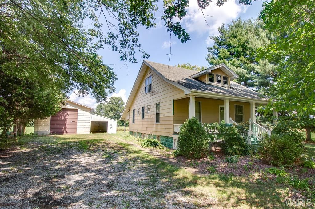 13554 Cannedy Road, Carlinville, IL 62626