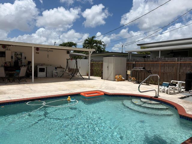 10501 NW 35th Place, Miami, FL 33147