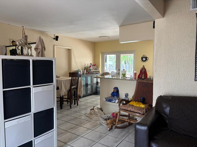 10501 NW 35th Place, Miami, FL 33147