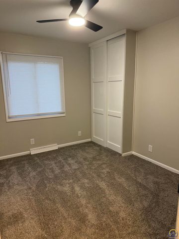 5601 SW 15th TER, Topeka, KS 66604
