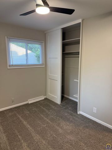 5601 SW 15th TER, Topeka, KS 66604