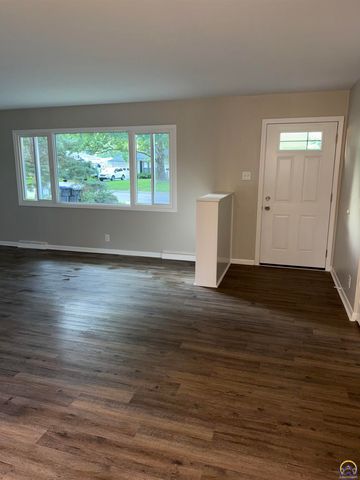 5601 SW 15th TER, Topeka, KS 66604