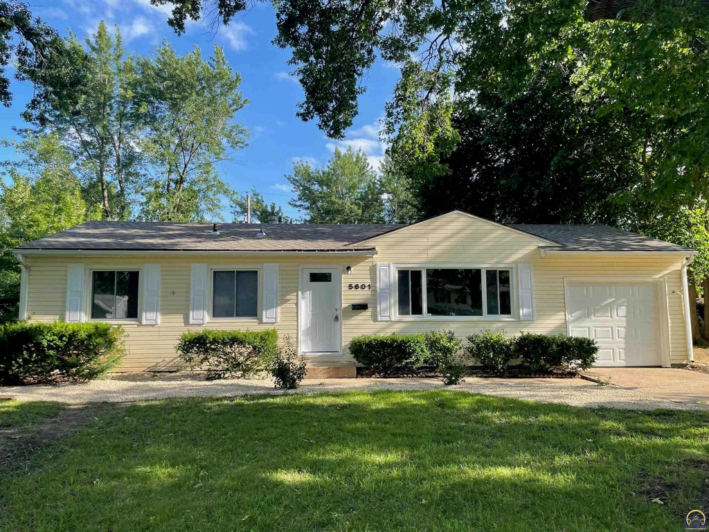 5601 SW 15th TER, Topeka, KS 66604