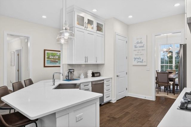 34 Briarwood, Plymouth, MA 02360