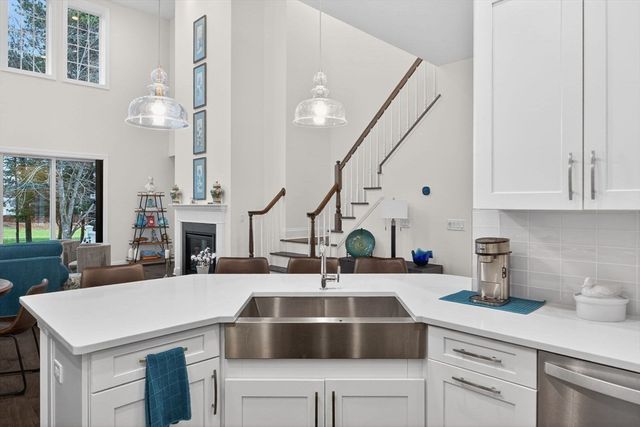 34 Briarwood, Plymouth, MA 02360