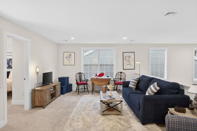 34 Briarwood, Plymouth, MA 02360