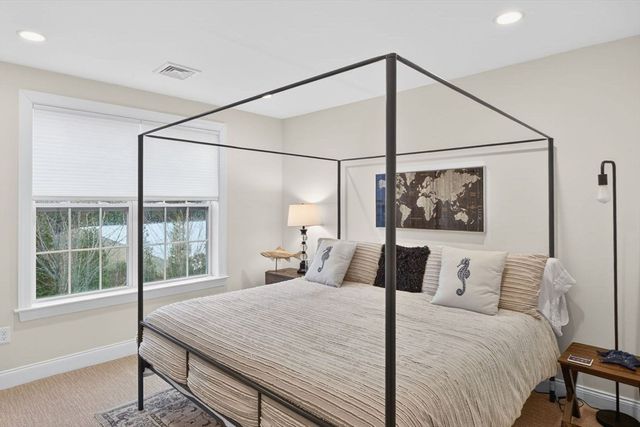 34 Briarwood, Plymouth, MA 02360