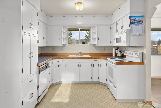 641 Robinson Canyon Road, Ellensburg, WA 98926