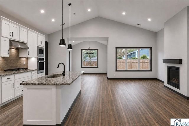 1430 Cullen Street, St. Peter, MN 56082