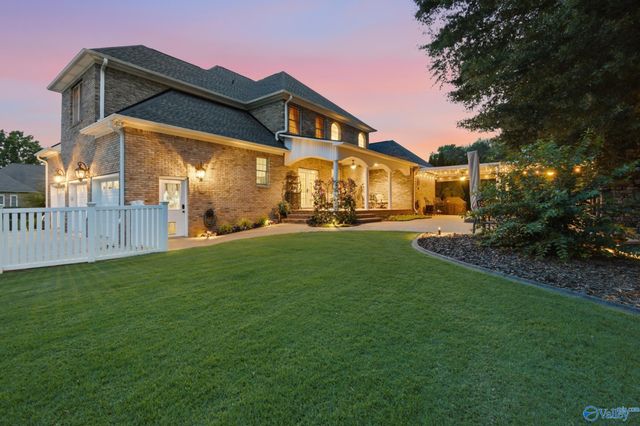 22255 Diamond Pointe Drive, Athens, AL 35613