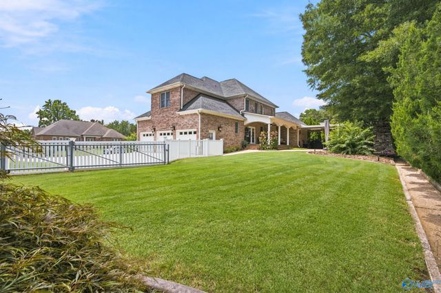 22255 Diamond Pointe Drive, Athens, AL 35613