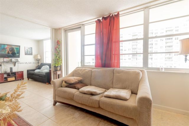 251 174th St 808, Sunny Isles Beach, FL 33160