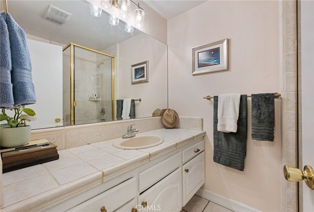 635 S Prospect Avenue 101, Redondo Beach, CA 90277